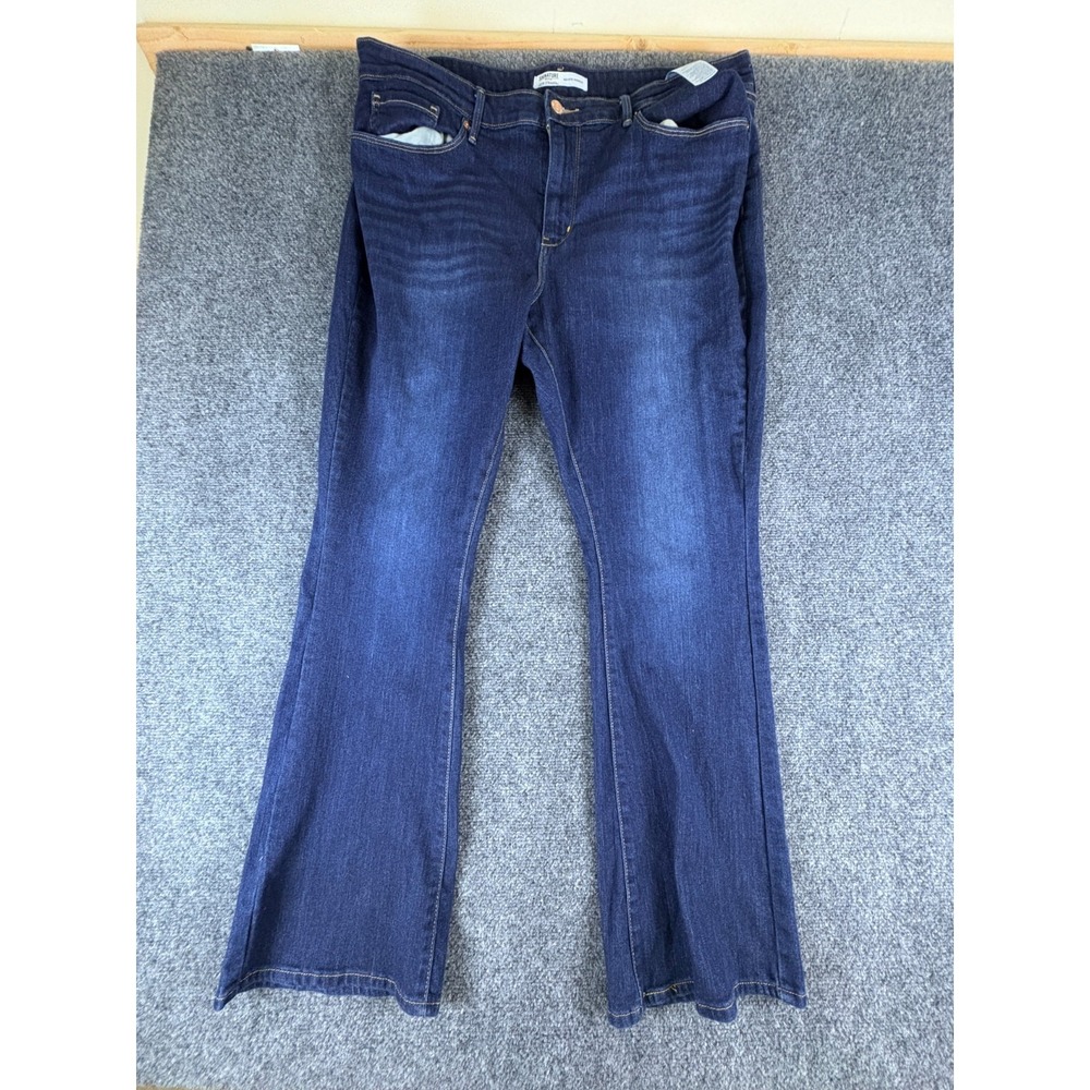 Signature By Levi Strauss & Co Bootcut Jeans Womens 38x31 Blue Denim Mid Rise